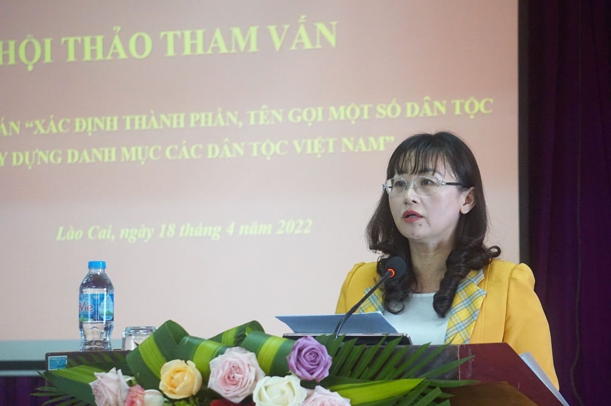 Bà Giàng Thị Dung - Phó Chủ tịch UBND tỉnh Lào Cai phát biểu chào mừng Hội thảo
