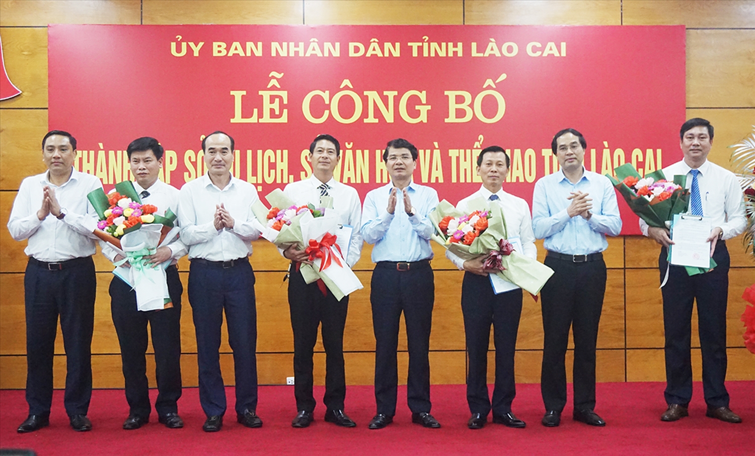 Lãnh đạo tỉnh Lào Cai trao các quyết định kiện toàn nhân sự Sở Văn hóa Thể thao và Sở Du lịch