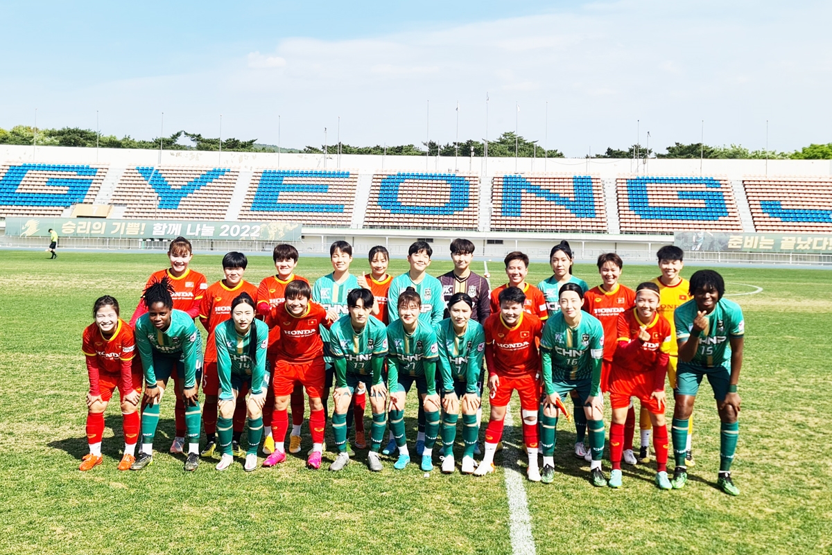 Đội tuyển bóng đá nữ quốc gia Việt Nam có trận hòa 2 - 2 với đội Gyeongju KHNP. (Ảnh VFF)