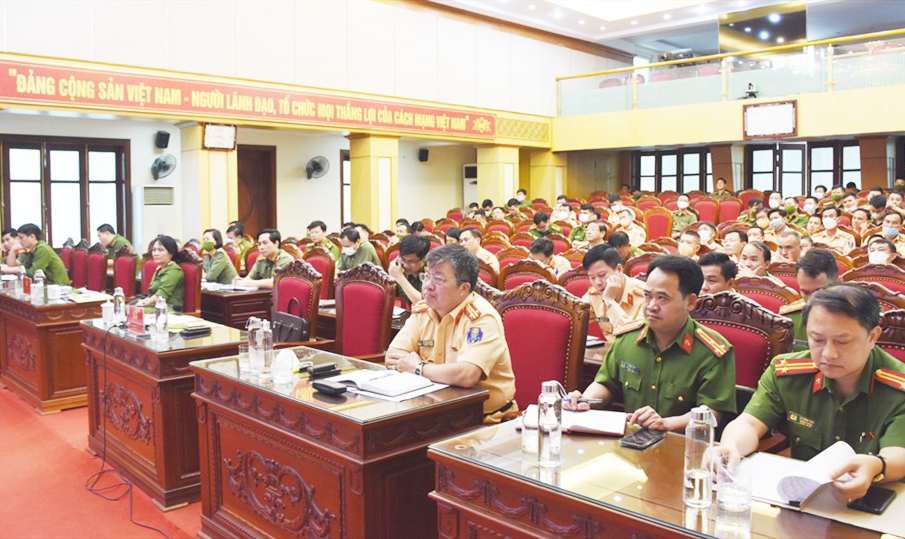 Hội nghị quán triệt phương án bảo đảm an ninh, trật tự Lễ khai mạc du lịch biển Sầm Sơn năm 2022. (Ảnh: CATH)