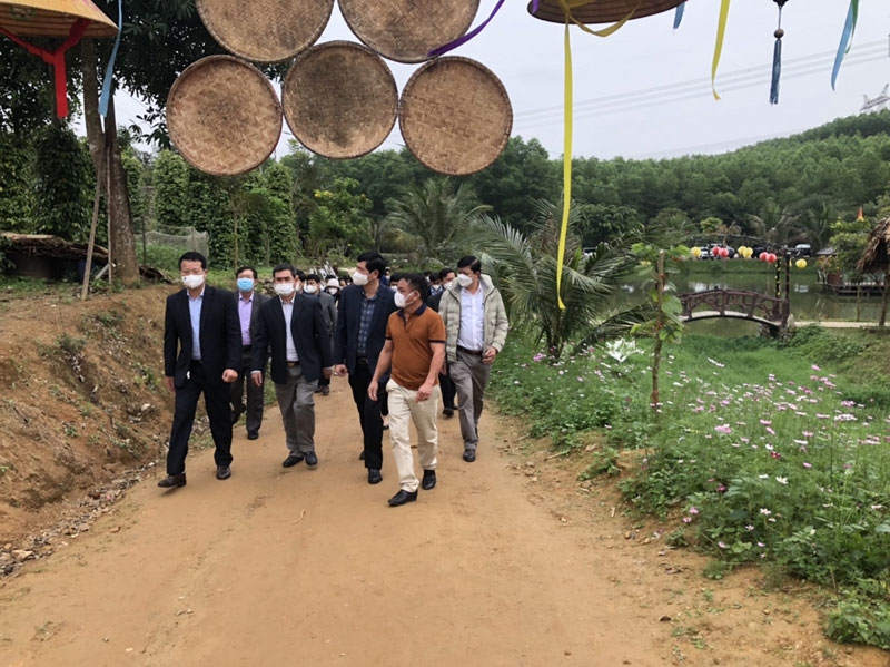 Lãnh đạo tỉnh Quảng Bình kiểm tra thực hiện đề án làng văn hóa du lịch Cự Nẫm