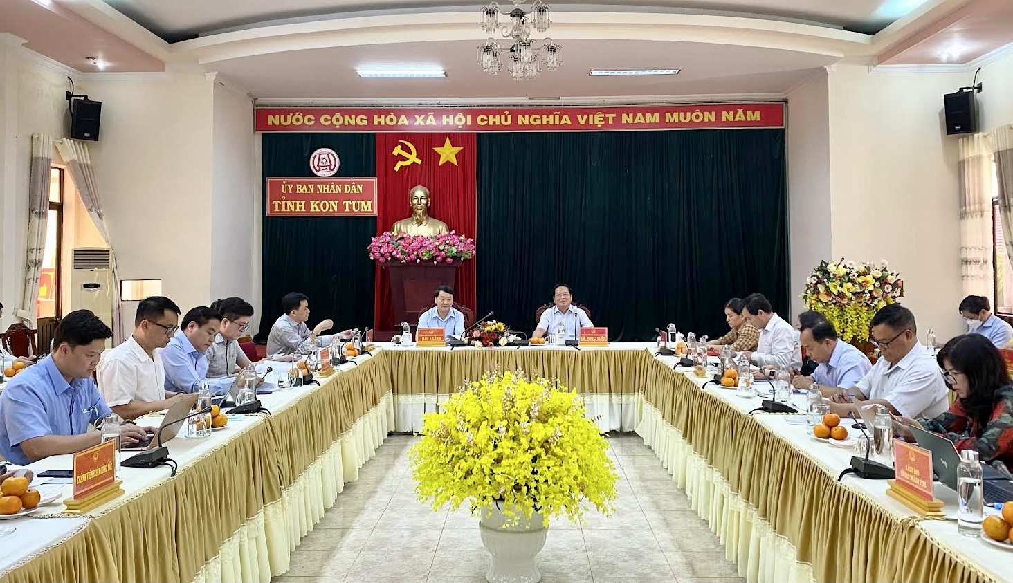 Đoàn công tác của UBDT làm việc với UBND tỉnh Kon Tum