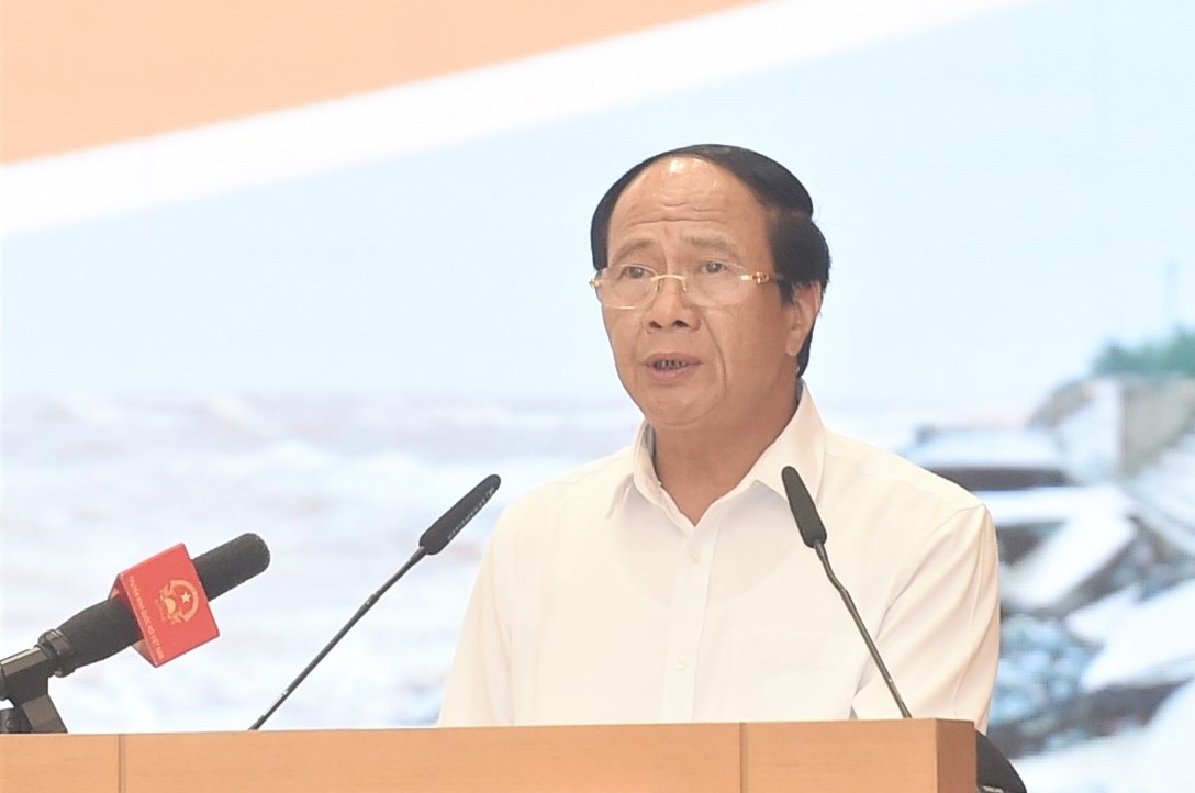 Phó Thủ tướng Lê Văn Thành: Chúng ta sẽ cùng cố gắng cao nhất với mục tiêu giảm nhẹ thiệt hại do thiên tai gây ra, phấn đấu năm 2022 thiệt hại về người, về tài sản thấp hơn năm 2021 - Ảnh: VGP/Đức Tuân
