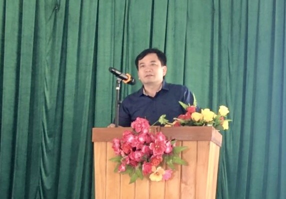 Ông Trần Tuấn Anh - Phó Vụ trưởng Vụ Tuyên truyền (Uỷ ban Dân tộc) - Trưởng đoàn điều tra, khảo sát phát biểu trong buổi làm việc tại xã Đăk Nhoong, huyện Đăk GLei, tỉnh Kon Tum
