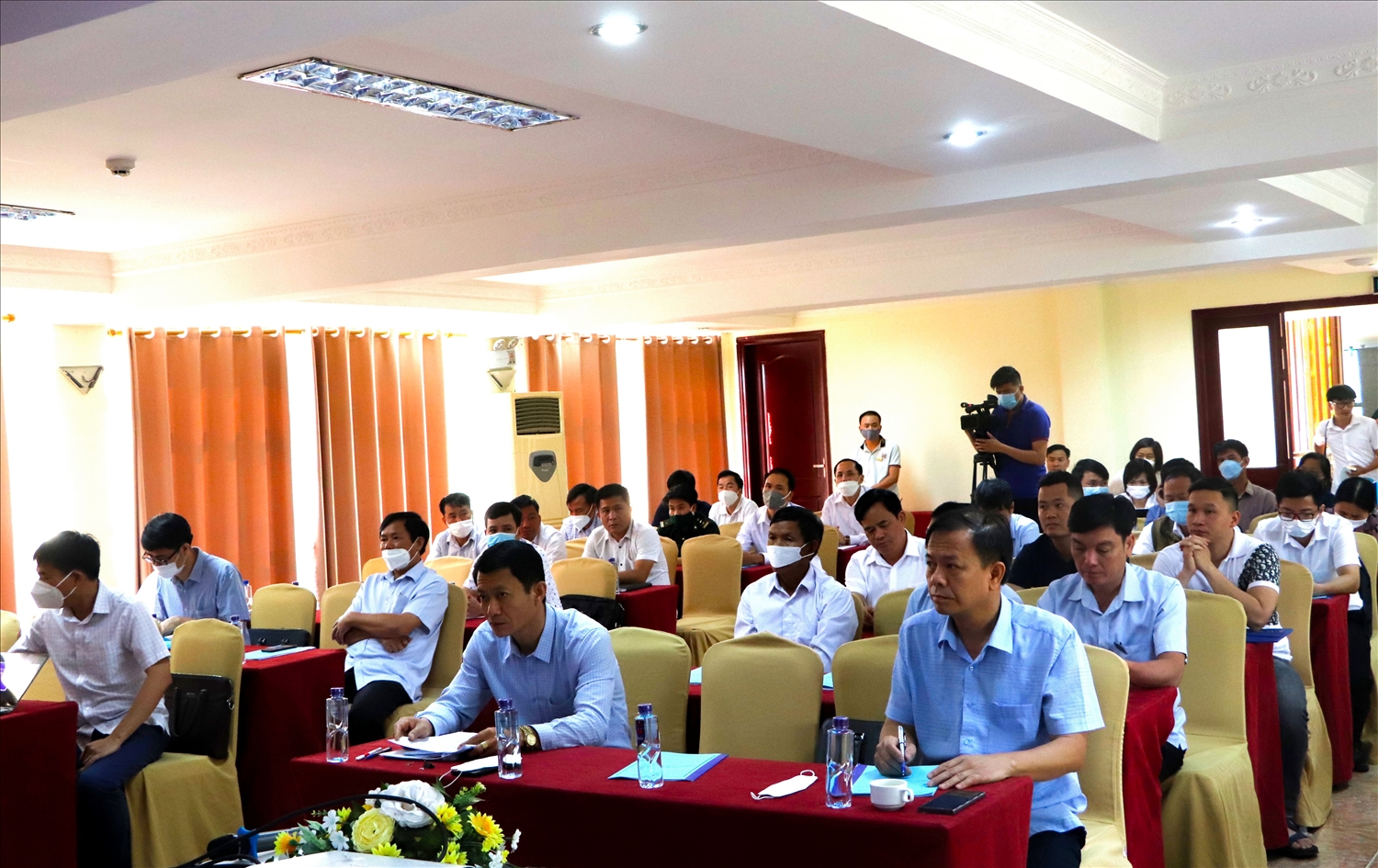 Quang cảnh buổi gặp gỡ các cá nhân, doanh nghiệp, HTX chăn nuôi, nuôi trồng thủy sản trên địa bàn tỉnh Lai Châu
