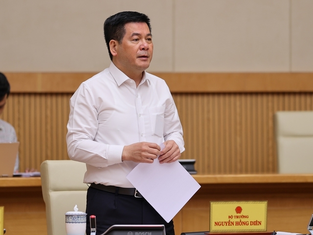 Bộ trưởng Công Thương Nguyễn Hồng Diên phát biểu tại phiên họp - Ảnh: VGP/Nhật Bắc