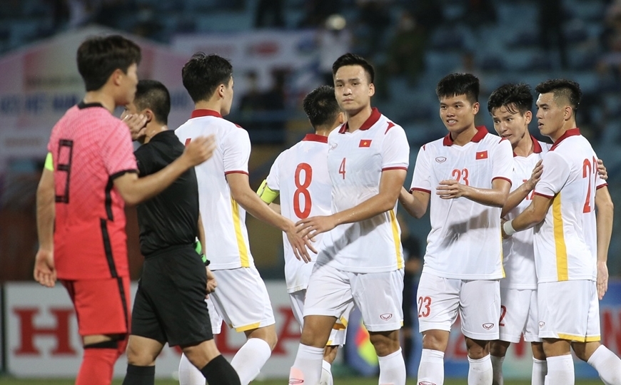 U23 Việt Nam giao hữu thắng U20 Hàn Quốc 1 - 0 ngày 22/4 ở sân Hàng Đẫy (Ảnh ITN)