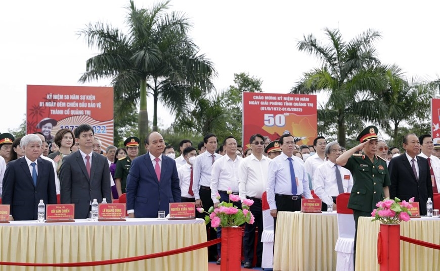 Chủ tịch nước Nguyễn Xuân Phúc dự Lễ thượng cờ "Thống nhất non sông"