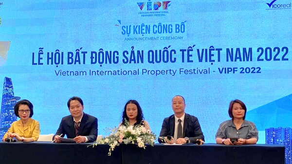 Đại diện Ban tổ chức Lễ hội bất động sản quốc tế Việt Nam 2022 cung cấp thông tin đến báo chí trong ngày 26/4. 