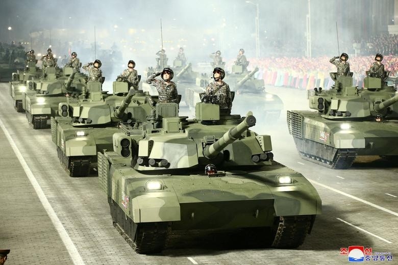 Lễ duyệt binh hoành tráng kỷ niệm 90 năm ngày thành lập Quân đội Cách mạng nhân dân Triều Tiên 12