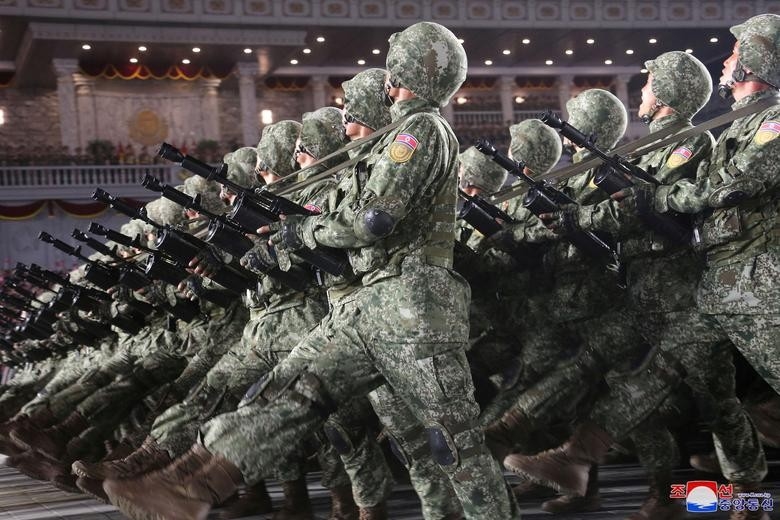 Lễ duyệt binh hoành tráng kỷ niệm 90 năm ngày thành lập Quân đội Cách mạng nhân dân Triều Tiên 15