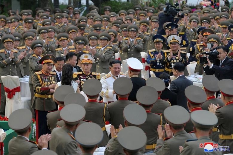 Lễ duyệt binh hoành tráng kỷ niệm 90 năm ngày thành lập Quân đội Cách mạng nhân dân Triều Tiên 19