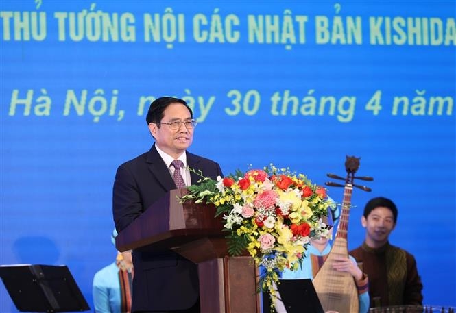 Thủ tướng Phạm Minh Chính chào mừng Thủ tướng Nhật Bản Kishida Fumio thăm chính thức Việt Nam.