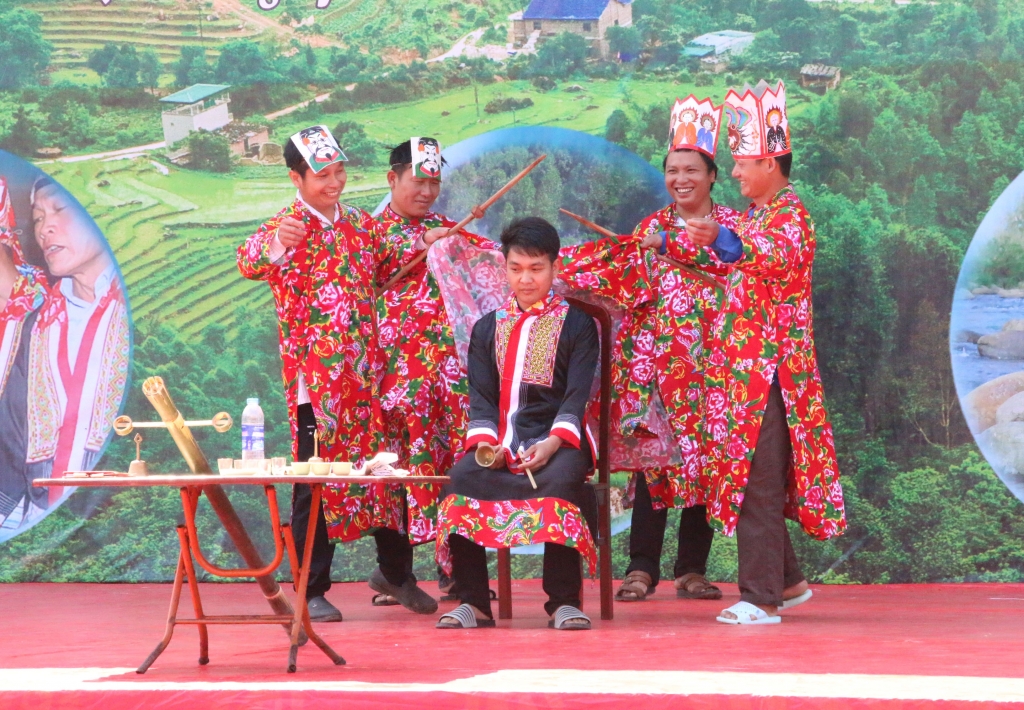 Tái hiện nghi lễ cấp sắc của đồng bào dân tộc Dao Thanh Phán