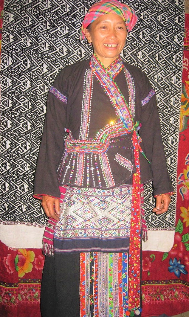 Trang phục truyền thống của dân tộc Lào ở Lai Châu