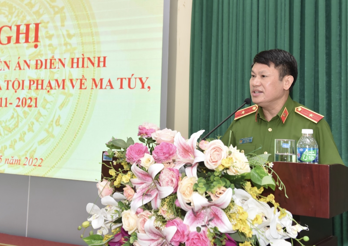 Thiếu tướng Nguyễn Văn Viện phát biểu tại Hội nghị