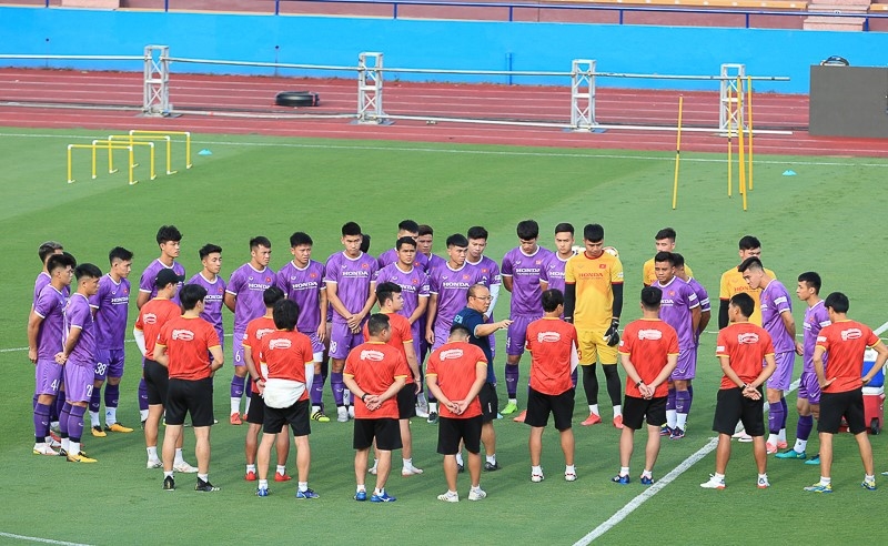 HLV Park Hang-seo cùng các tuyển thu U23 Việt Nam (Ảnh ITN)