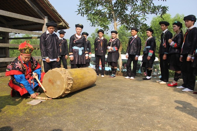 Đồng bào dân tộc Giáy trong một lễ hội truyền thống (Ảnh minh họa)