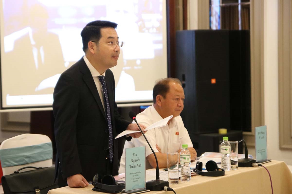 Phó Trưởng Ban công tác đại biểu Nguyễn Tuấn Anh phát biểu khai mạc Hội nghị