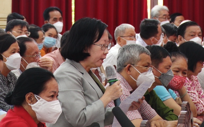 Cử tri quận 5 phản ánh tình trạng doanh nghiệp tại Thành phố Hồ Chí Minh nợ bảo hiểm xã hội.
