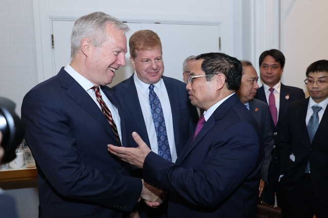 Thủ tướng gặp gỡ các doanh nghiệp lớn của Hoa Kỳ sau cuộc tiếp Trưởng Đại diện thương mại Hoa Kỳ (USTR) Katherine Tai - Ảnh: VGP/Nhật Bắc