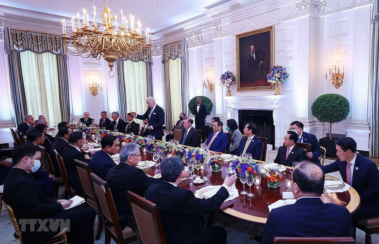 Thủ tướng Phạm Minh Chính và các nhà lãnh đạo ASEAN dự chiêu đãi của Tổng thống Hợp chúng quốc Hoa Kỳ Joseph Robinette Biden Jr. 