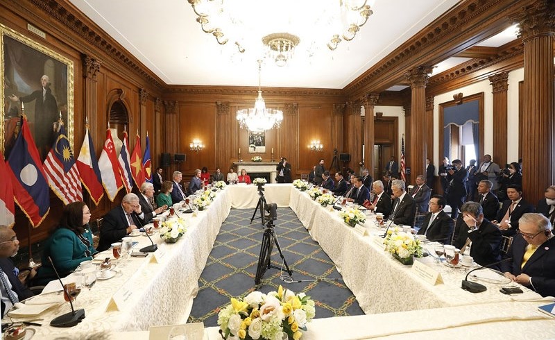 Thủ tướng Phạm Minh Chính cùng Lãnh đạo các nước ASEAN đã ăn trưa làm việc với đại diện Lãnh đạo Quốc hội Hoa Kỳ