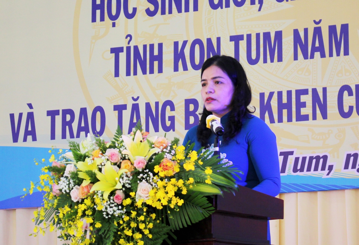 Phó Chủ tịch UBND tỉnh Kon Tum Y Ngọc phát biểu tại buổi lễ