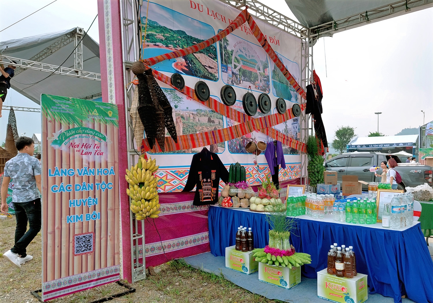 Gian hàng trưng bày sản phẩm của huyện Kim Bôi, tỉnh Hòa Bình