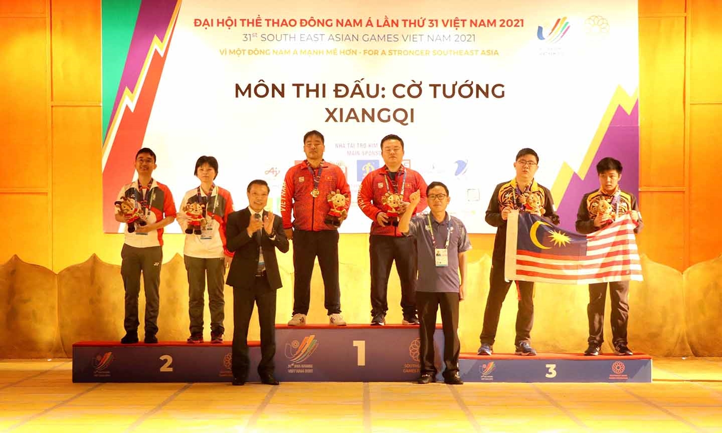 Nguyễn Minh Nhật Quang và Hà Văn Tiến thi đấu xuất sắc ở môn cờ tướng để mang về HCV cho Đoàn Thể thao Việt Nam. (Ảnh ITN)