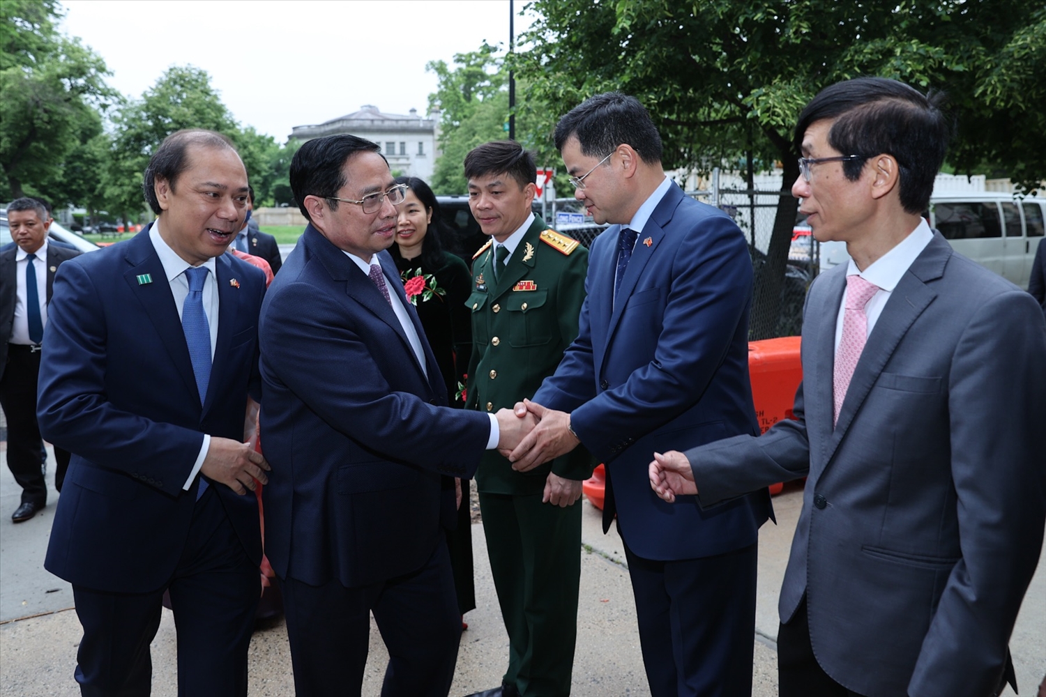 Thủ tướng Phạm Minh Chính gặp gỡ cán bộ, nhân viên Đại sứ quán Việt Nam tại Hoa Kỳ và các cơ quan đại diện trực thuộc Đại sứ quán - Ảnh: VGP/Nhật Bắc