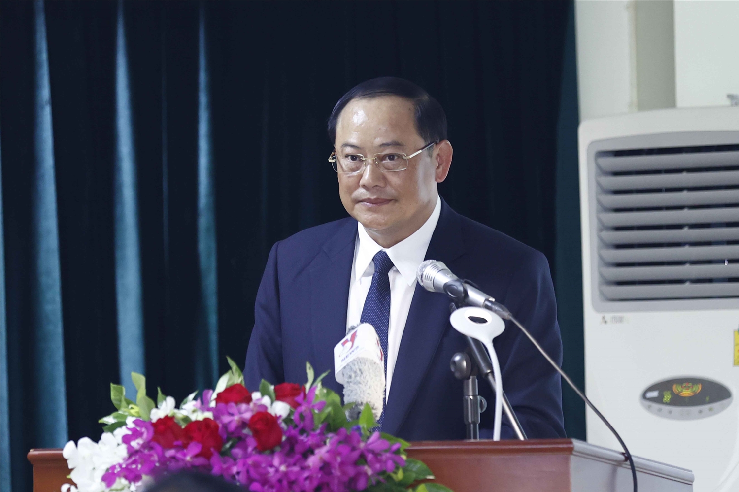 Phó Thủ tướng CHDCND Lào Xỏn-xay Xỉ-phăn-đon