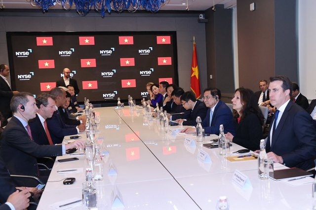 Thủ tướng dự tọa đàm bàn tròn với CEO một số tập đoàn, quỹ đầu tư hàng đầu đang niêm yết tại NYSE - Ảnh: VGP/Nhật Bắc