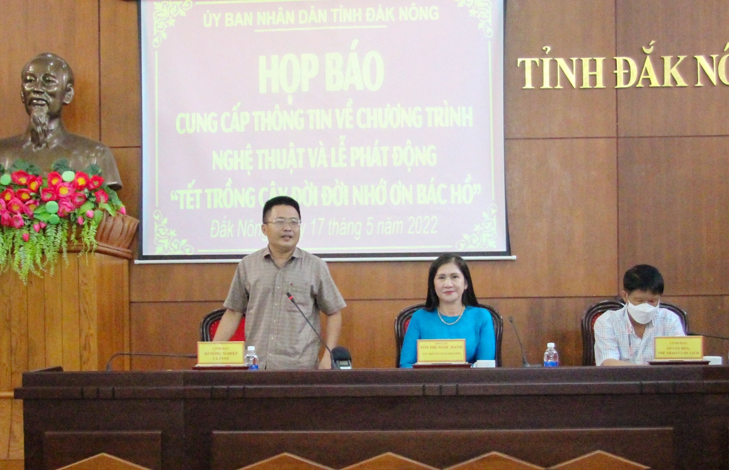 Ông Lê Quang Dần, Phó giám đốc Sở NN&PTNT Đắk Nông trả lời báo chí tại buổi Họp báo