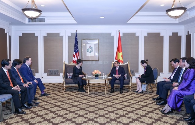 Thủ tướng mong bà Phó Thị trưởng quan tâm tới việc đầu tư vào Los Angeles của các công ty Việt Nam - Ảnh: VGP/Nhật Bắc