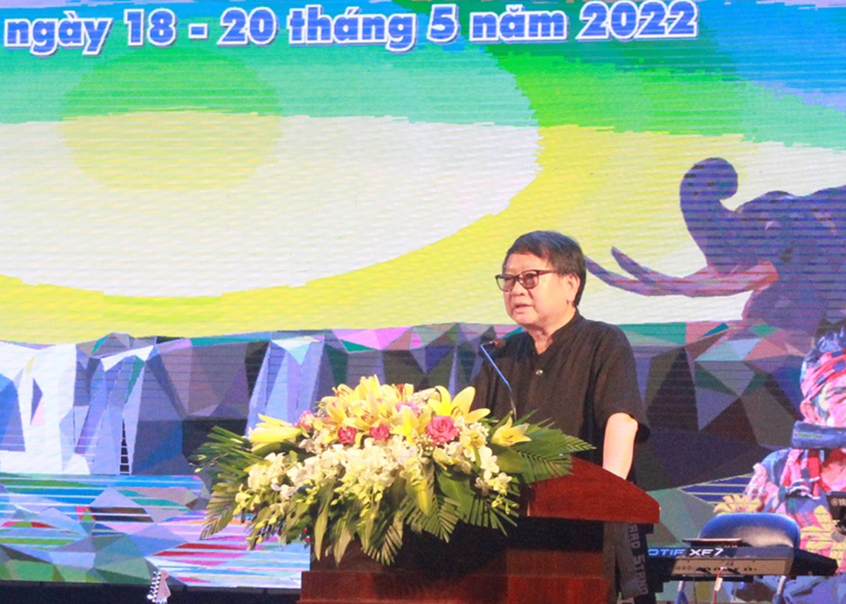 Thiếu tướng, nhạc sĩ Nguyễn Đức Trịnh, Chủ tịch Hội Nhạc sĩ Việt Nam, Phó Trưởng ban tổ chức Liên hoan Âm nhạc toàn quốc đợt I năm 2022 phát biểu khai mạc