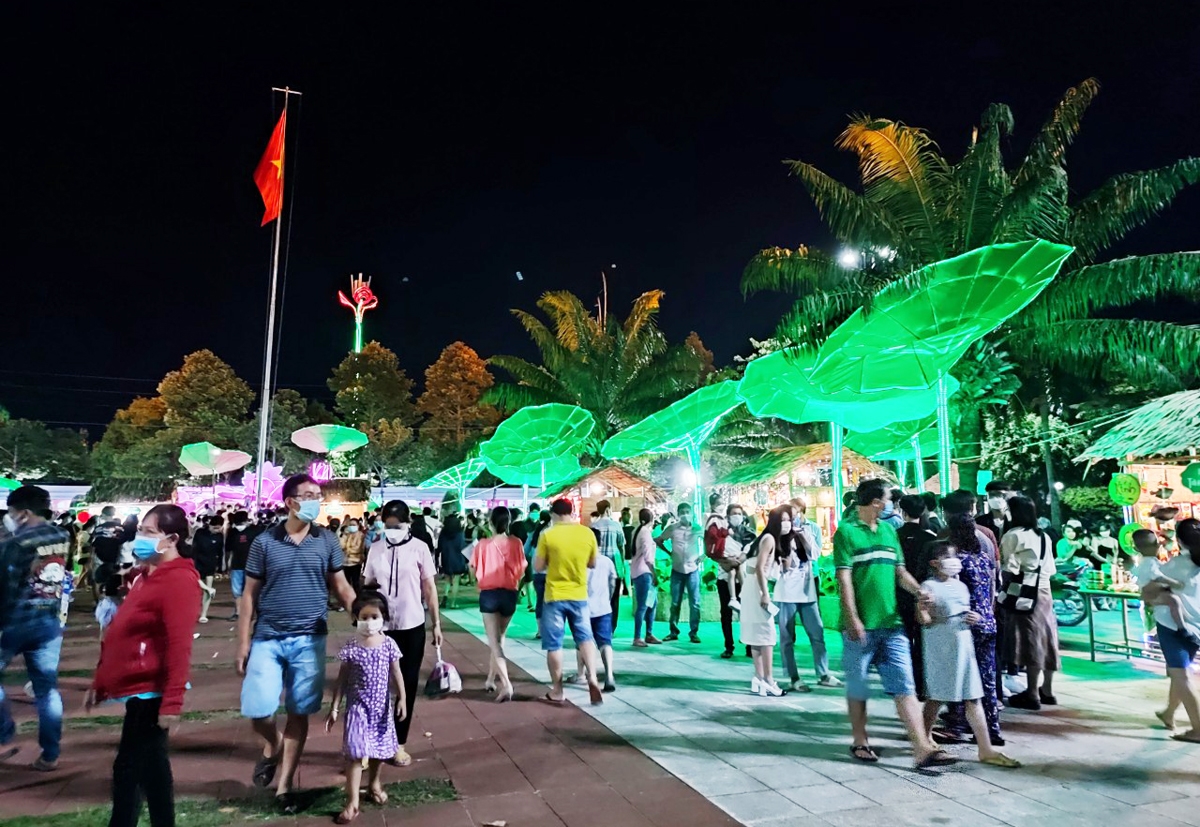 Không khí người dân tham gia Lễ hội