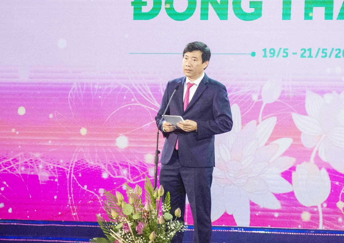 Ông Phạm Thiện Nghĩa Chủ tịch UBND tỉnh Đồng Tháp phát biểu khai mạc Lễ hội