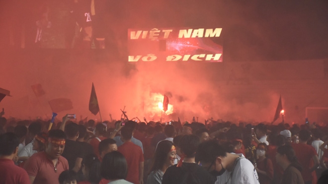 Hàng triệu cổ động viên cả nước xuống đường mừng chiến thắng của U23 Việt Nam 10