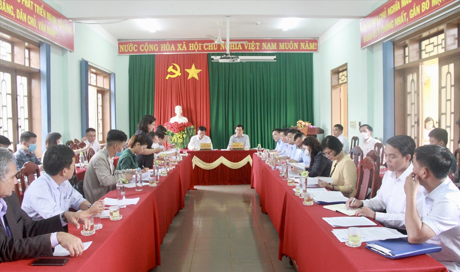 Đoàn công tác của Ủy ban Dân tộc làm việc với tỉnh Đắk Nông