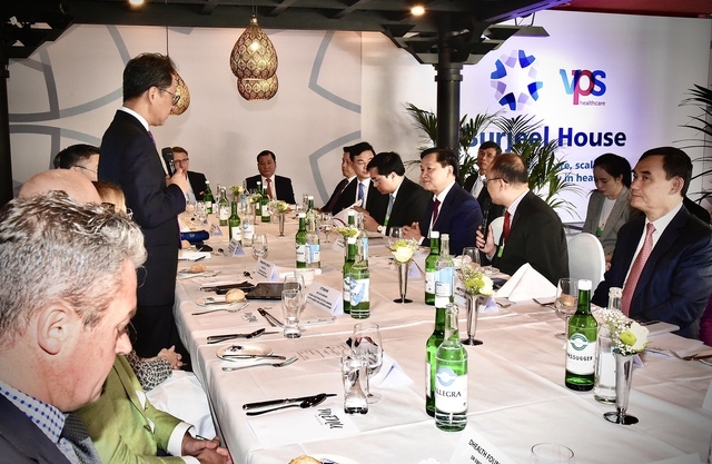 Phó Thủ tướng Lê Minh Khái gặp gỡ, làm việc với lãnh đạo một số tập đoàn lớn về thu hút tài chính xanh, tiếp nhiều lãnh đạo doanh nghiệp, trong đó có Wonderloop, Horasis, Menzies Aviation, dHealth Foundation, NAS, Citibank, HSBC, ToGo. Ảnh VGP/Trần Mạnh