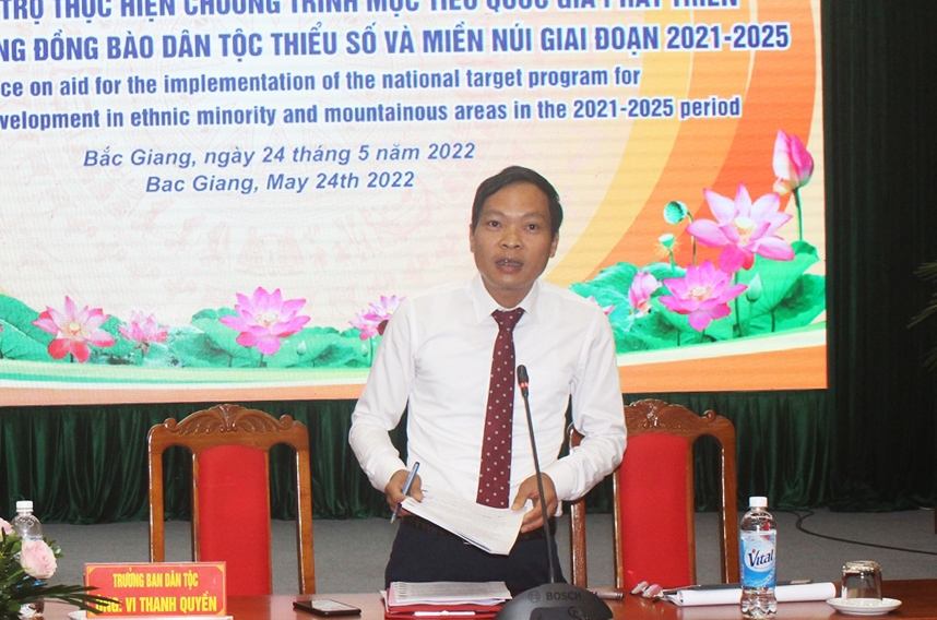 Ông Vi Thanh Quyền, Trưởng Ban Dân tộc tỉnh Bắc Giang phát biểu tại Hội nghị