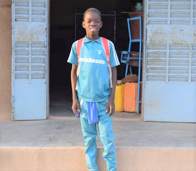 Domboué Nibéissé vui mừng vì được quay lại trường học
