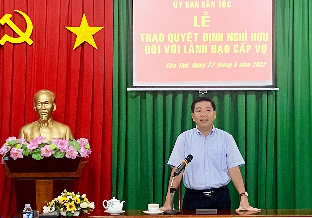 Thứ trưởng, Phó Chủ nhiệm UBDT Lê Sơn Hải phát biểu tại buổi lễ