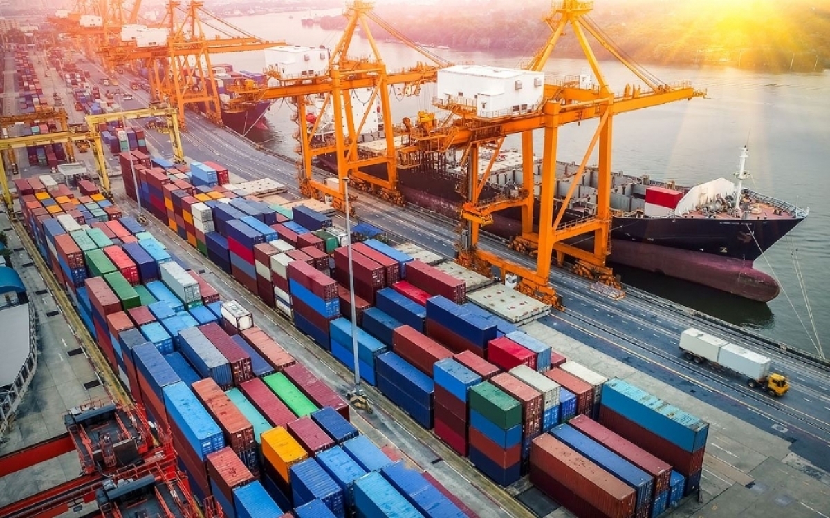 Hoạt động xuất, nhập khẩu hàng hóa tăng 15,6% trong 5 tháng đầu năm