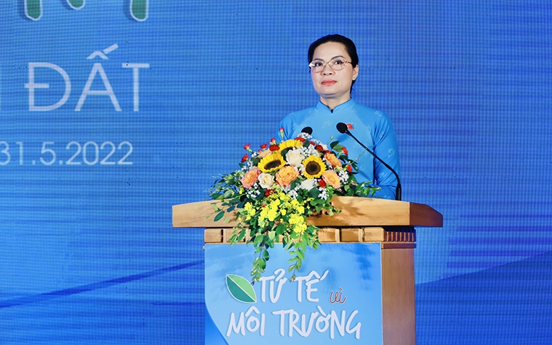 Chủ tịch Hội Liên hiệp Phụ nữ Việt Nam Hà Thị Nga phát biểu ý kiến
