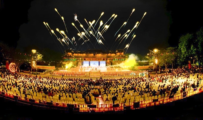 Festival Huế là sự kiện thu hút sự quan tâm của đông đảo công chúng trong nước và quốc tế.