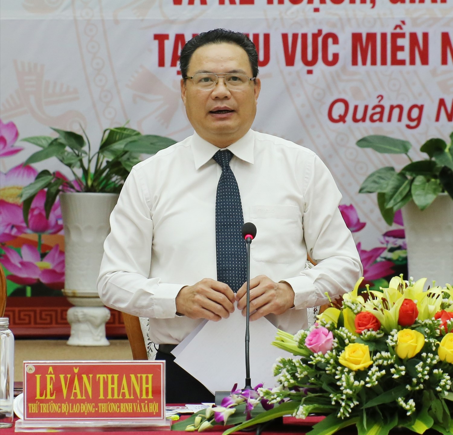 Thứ trưởng Bộ LĐTB&XH Lê Văn Thanh phát biểu kết luận tại Hội thảo