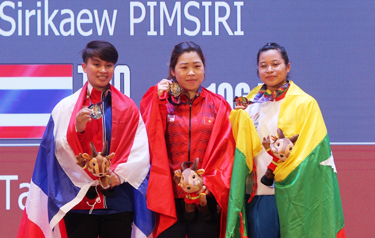 Hoàng Thị Duyên bảo vệ thành công tấm HCV SEA Games hạng cân 59 kg