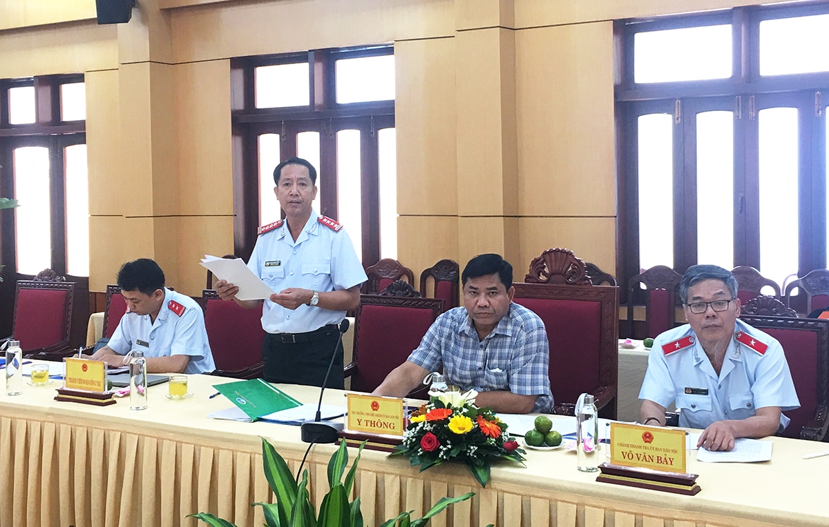 Ông Trần Phi Thường, Phó Chánh thanh tra UBDT- Trưởng Đoàn thanh tra đọc công bố Quyết định thanh tra tại tỉnh Quảng Ngãi